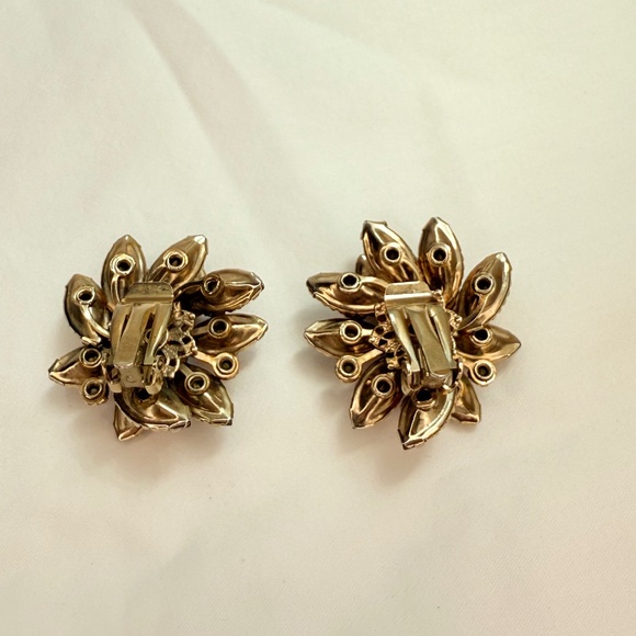 Vintage Rivited Brown Glass and Brown AB Clip Earrings Flower Cluster Design - Picture 5 of 14